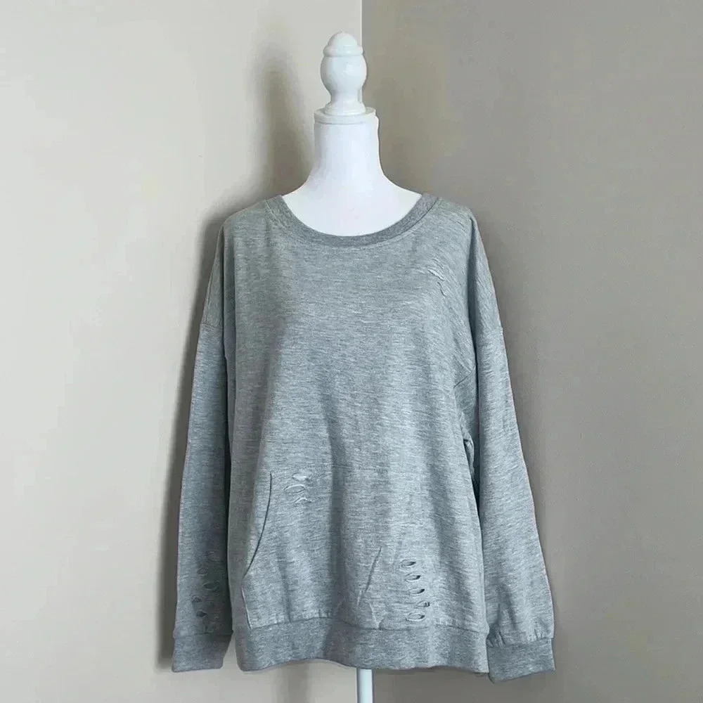 JOLIE & JOY Plus Size Destructed Sweatshirt​​